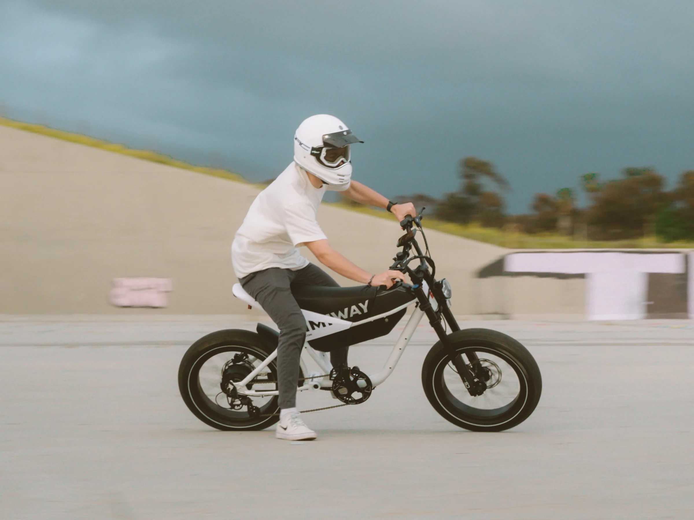 Himiway C5 Electric Motorbike - Image 5
