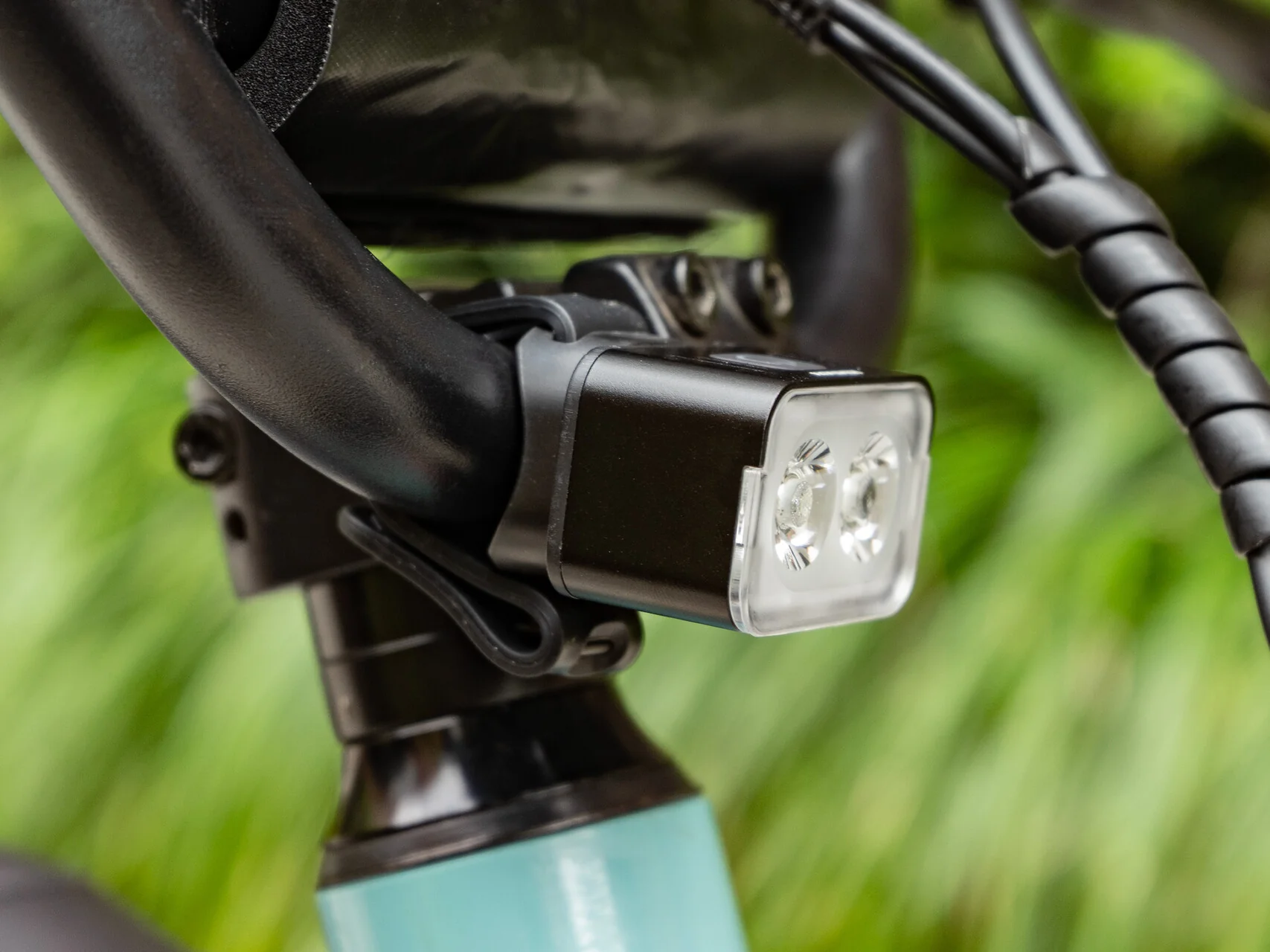 Himiway Portable Quick-Release Front Light - Image 2